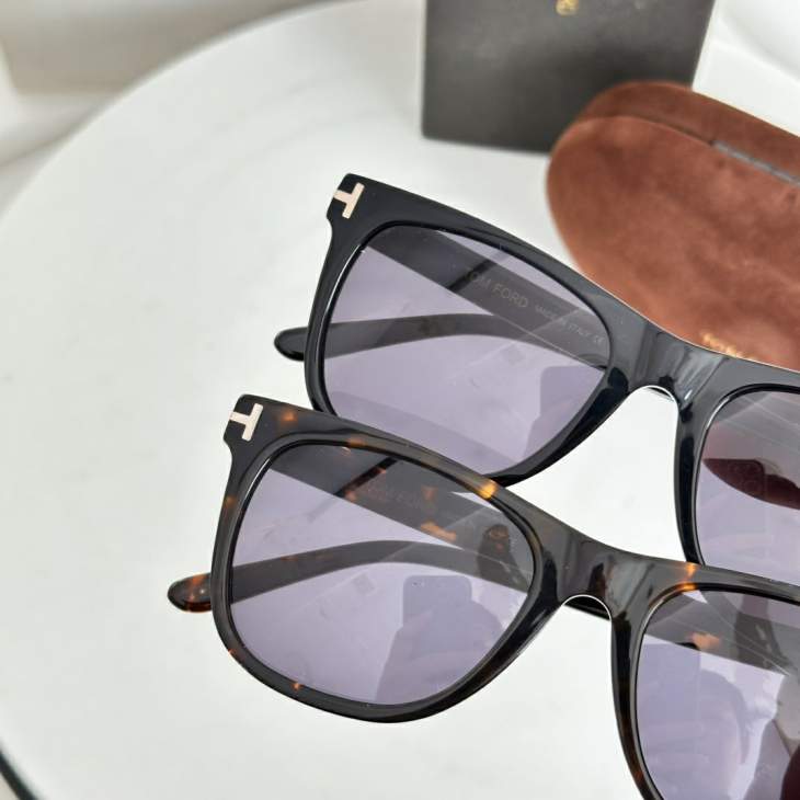 Picture of Tom Ford Sunglasses _SKUfw77644354fw